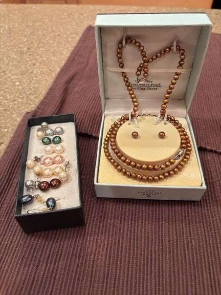Freshwater Pearl Set, Miscellaneous earrings image
