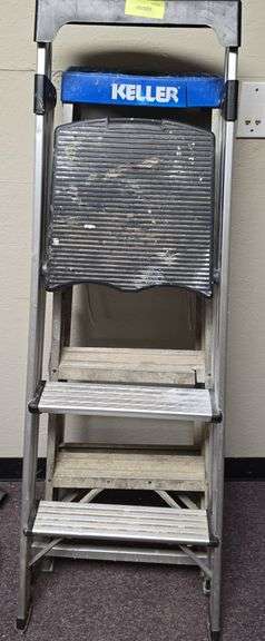 4' aluminum stepladder and 3 step painters ladder image