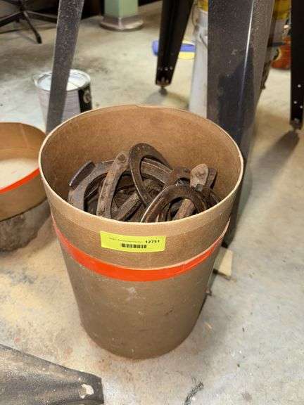 Can of horse shoes image