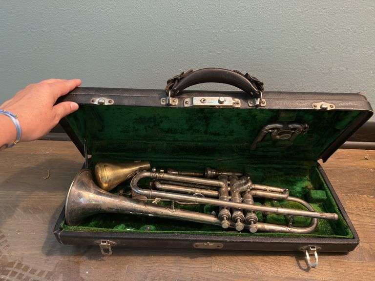 CC Conn Ltd trumpet image