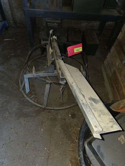 Clay pigeon thrower and 6 cases of clay targets image