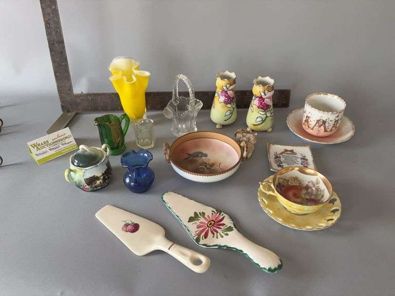 Various glass and china tchotchkes image
