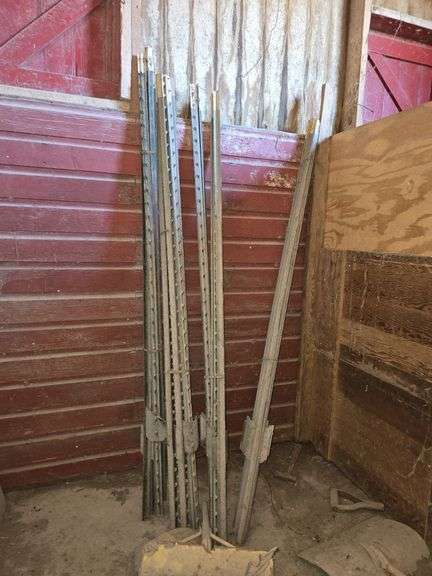 20 new 6.5' steel t posts still banded image