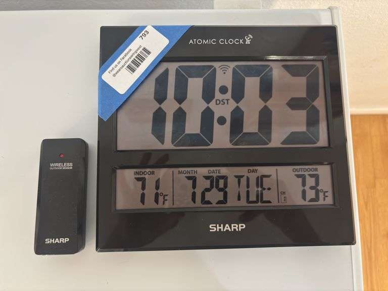 Sharp atomic clock with outdoor sensor image