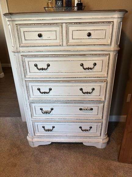 Chest dresser 37x19x54 by Liberty Furniture image