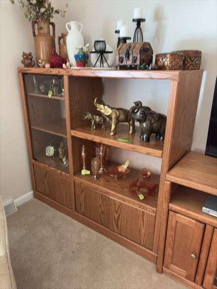 Entertainment stand 16D x 52L x 48H NO CONTENTS