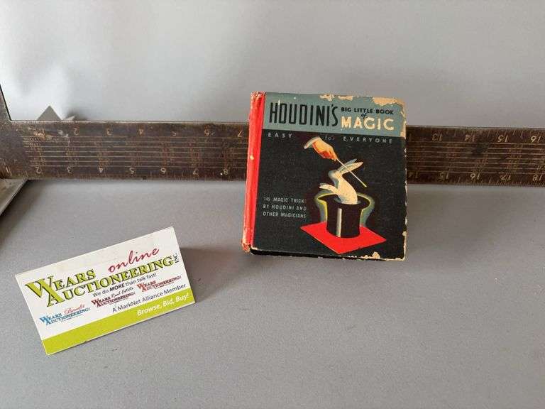 Big Little Book Houdinis Book of Magic Copyright 1927 by Beatrice Houdini image