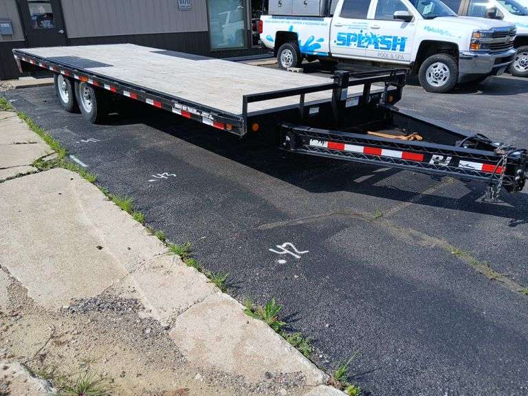 2018 PJ Trailers 8 x 22 deck over trailer 14000#, pintle and ball hitches, one ramp w/ trailer WIRE TRANSFER REQUIRED