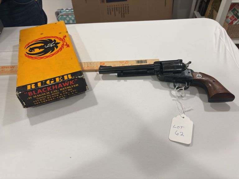 Sturm Ruger & Co. revolver Model Black Hawk 3 screw S#10771 cal .41 magnum with box image