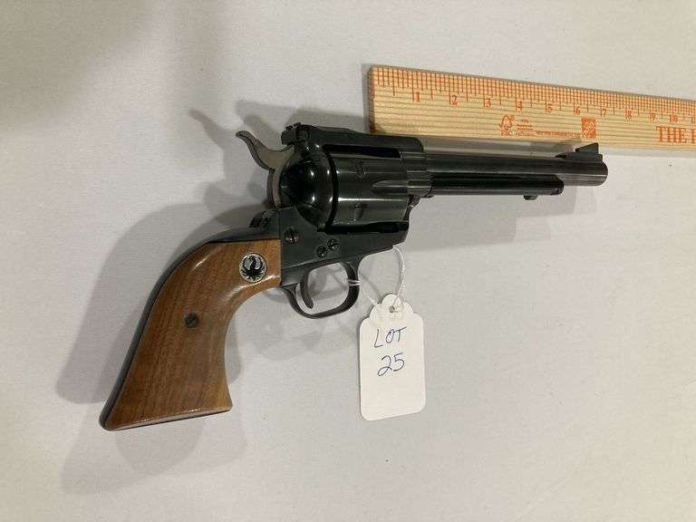 Strum Ruger & Co, model Black Hawk, 3 screw, S#77590, cal .357 image