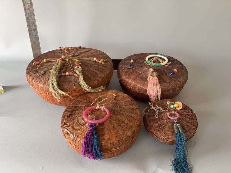 Four sewing baskets-5.5/8.5/10/12” round image