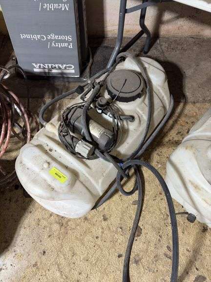 15 gallon sprayer with hand wand image