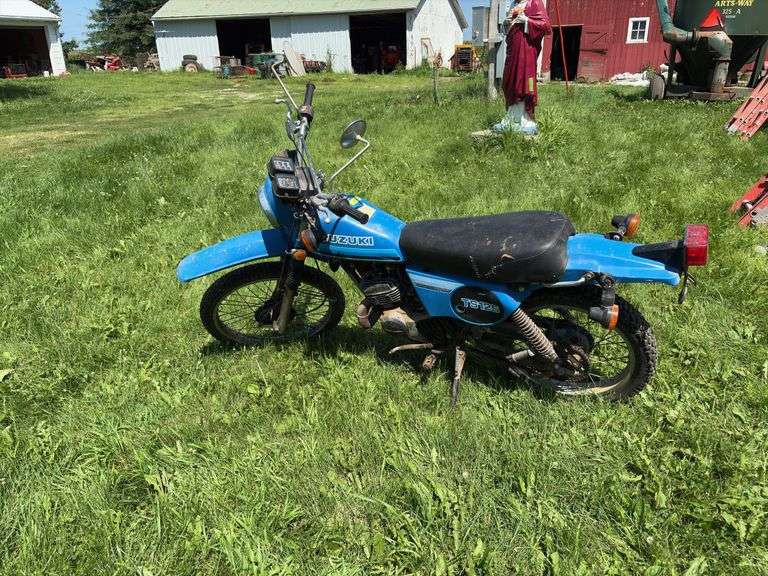 Suzuki motorcycle TS125 Odo reads 1938 Unknown condition image
