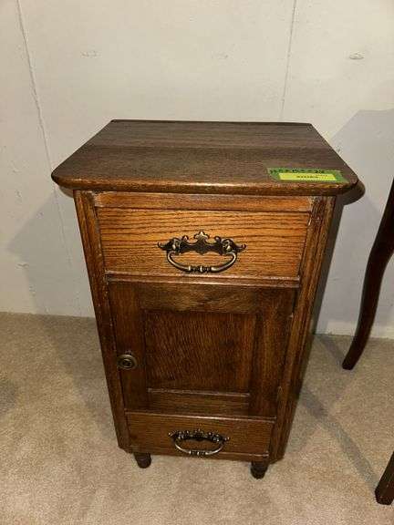 Oak stand 13.5D x 15.5L x 28H