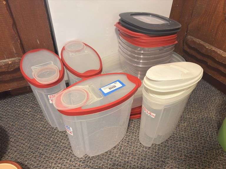Plastic Rubbermaid containers image