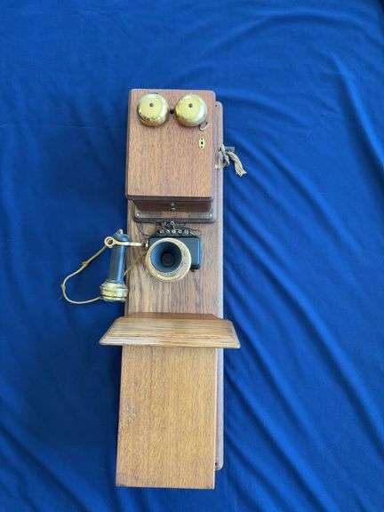 Oak double wall box Stromberg-Carlson Telephone Mfg Co wall phone Generator intact, no battery Ear piece does have some chipping image
