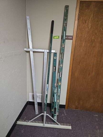 Landscape rake, levels and straight edges image