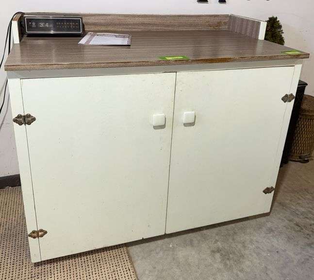 Laundryroom cabinet with Formica top 25 x 46 x 36H Great for folding clothes on!!  NO CONTENTS image