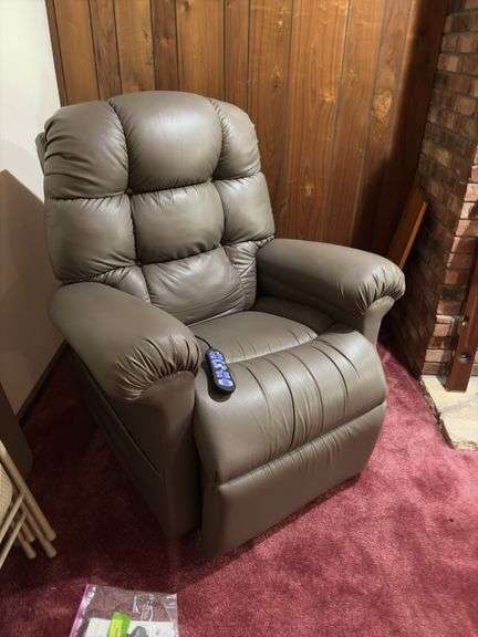 Golden Power Lift & Recline chair Looks new! image