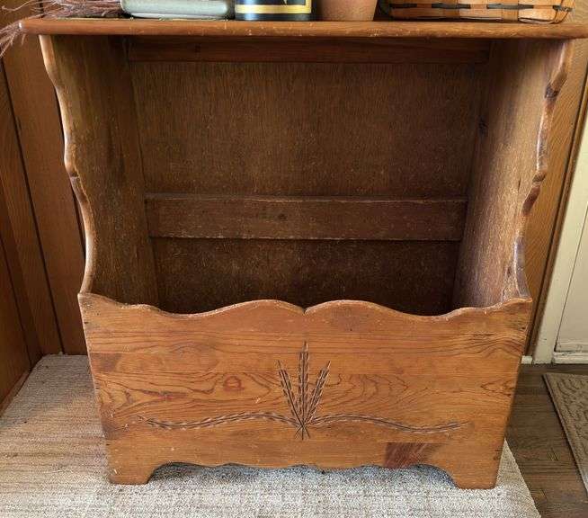 16x31x32H pine wood storage box and 13x29x25 lift top bench No contents image