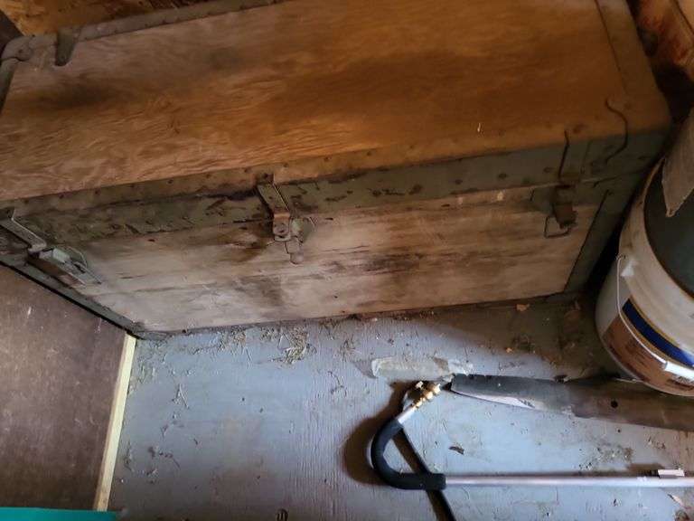 Wood trunk 35x15x21