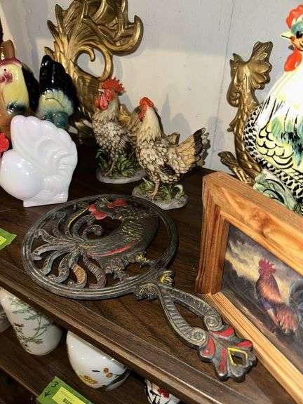 Chickens and rooster decor