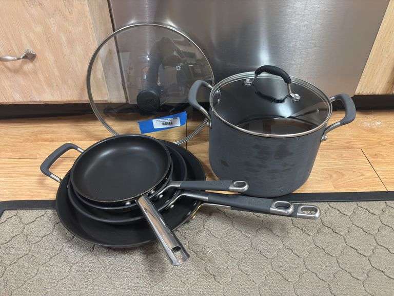 Circulon nonstick pans, Wolfgang puck skillet, and large Circulon cookpot image