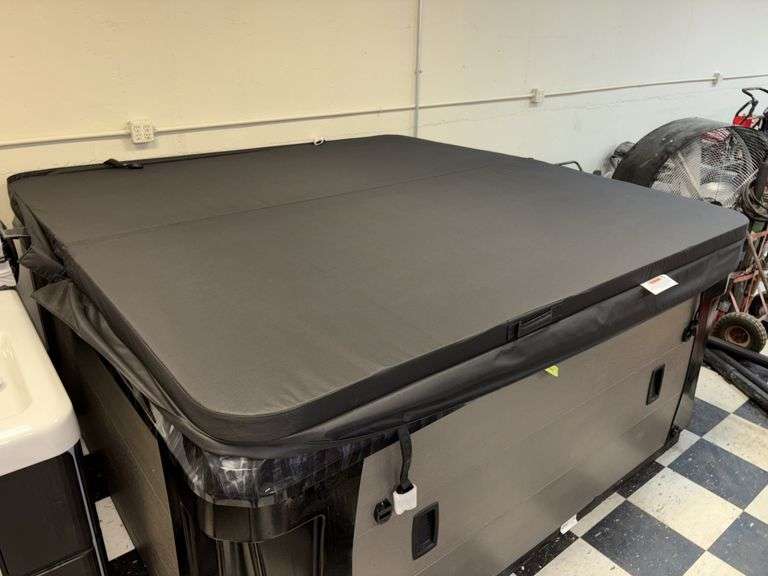 Marquis Elite hot tub with cover 90x90x36 These are untested floor model hot tubs, sold AS IS