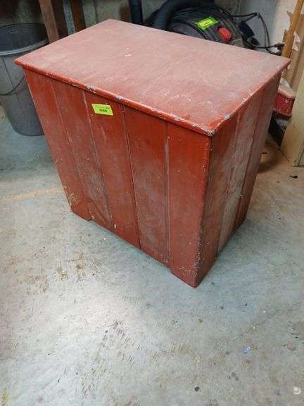 Lift lid wood box image