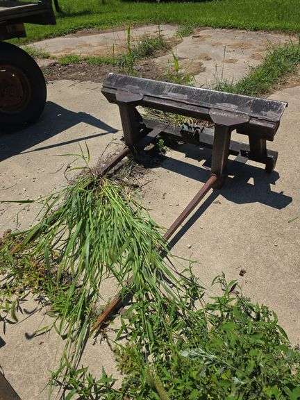 Double tine bale spear, Mustang mtgs image