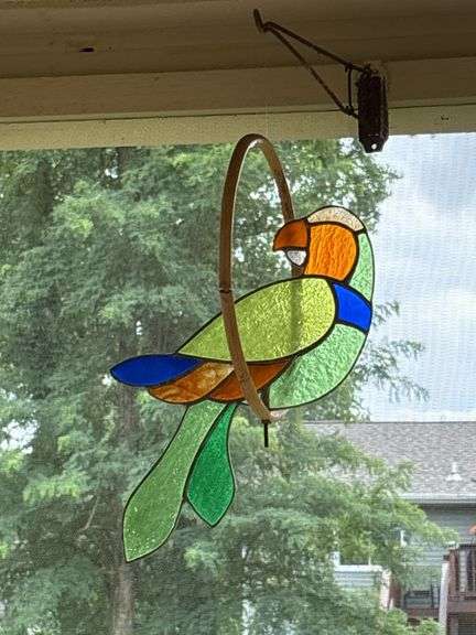 Stained glass parrot image