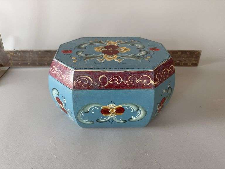 Rosemaled wooden trinket box 6x8x5.5H image