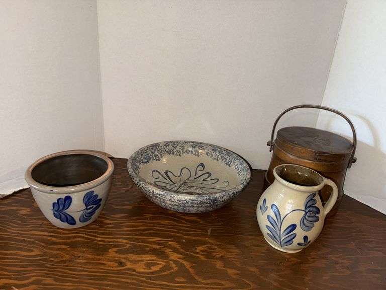 Sugar bucket and modern ceramics image