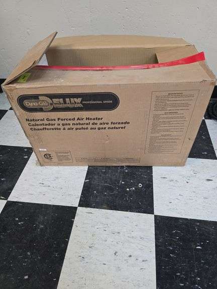 DynaGlow Delux Pro grade 150,000 btu natural gas torpedo heater, appears NIB image