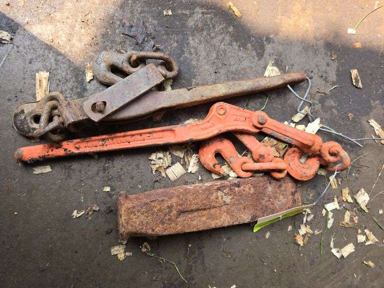 Two chain binders and wedge image