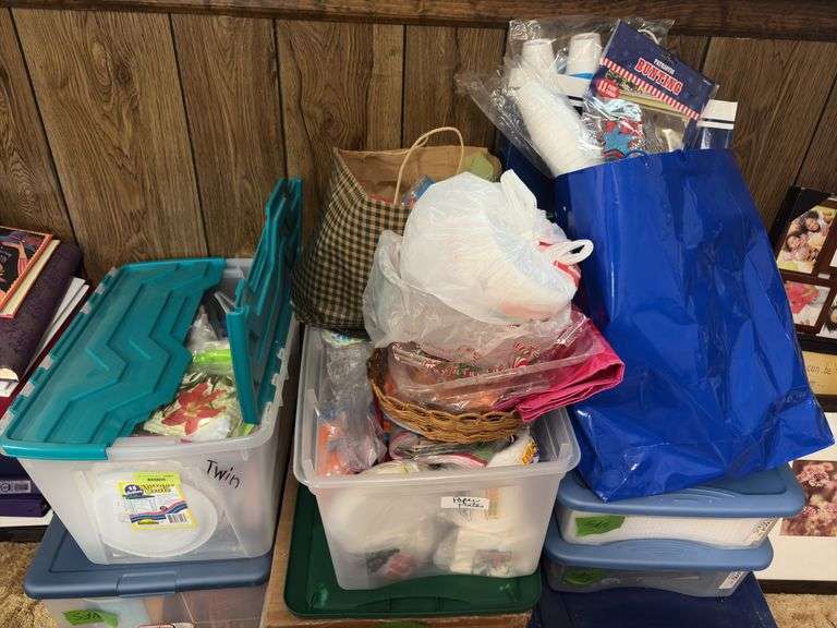 All kinds of disposables-plates, napkins, cups, etc image