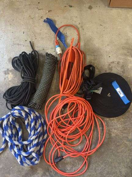 Extension cords and rope image