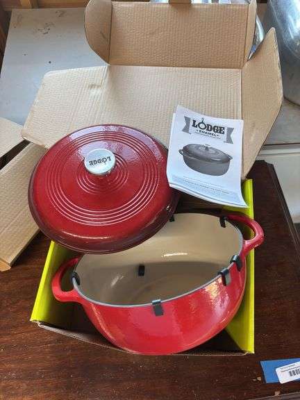 New in box Lodge cast iron enamel 6 quart Dutch oven - red image