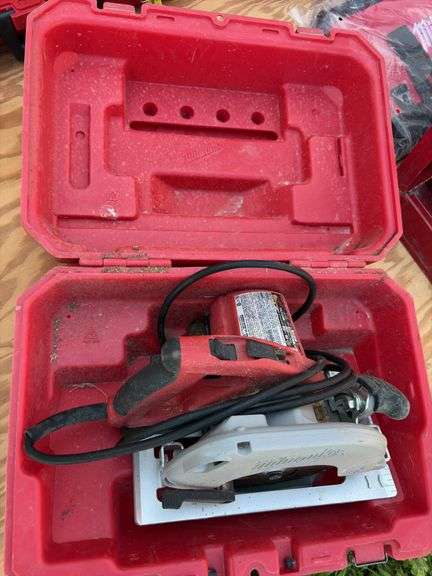 Milwaukee 7.25” circular saw 6390-20 image