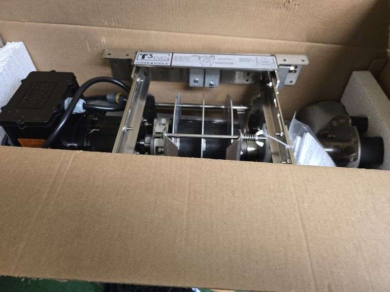 NIB Cover Pools T 3 evo motor and drive image