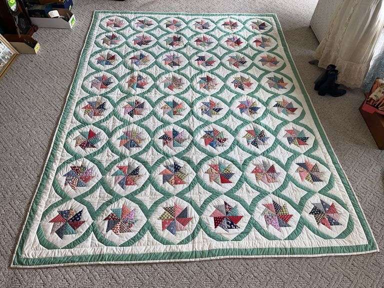 Pinwheel quilt 75 x 96 MP & HQ image