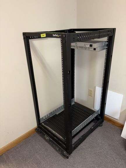 StarTech.com rolling AV cart 24x28x51H image