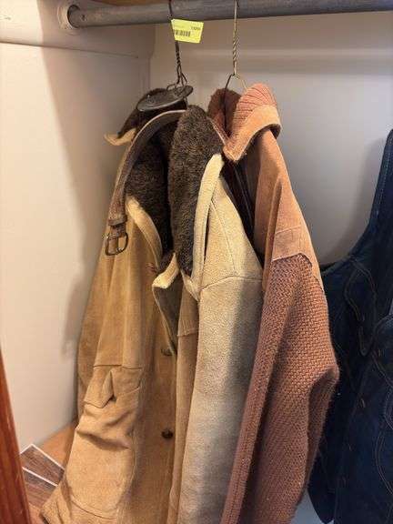 Horizons 100% split cowhide leather jacket size XL, The Leather Shop size 46L genuine split cowhide coat, leather belt and a buffalo buckle image