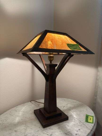 Mission style oak lamp w/ chocolate slag glass 22" tall 15" square shade