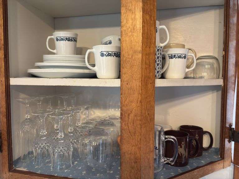 Corelle Dishes, mugs, wine glasses, glasses-Bring box to pack image