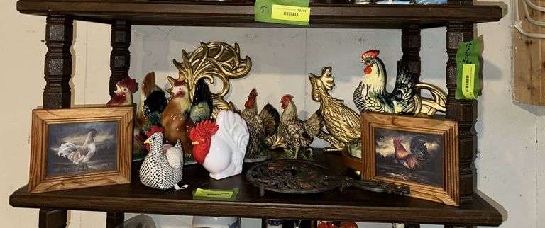 Chickens and rooster decor