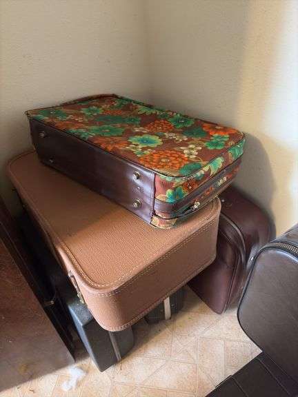 Many suitcases, great for using as props