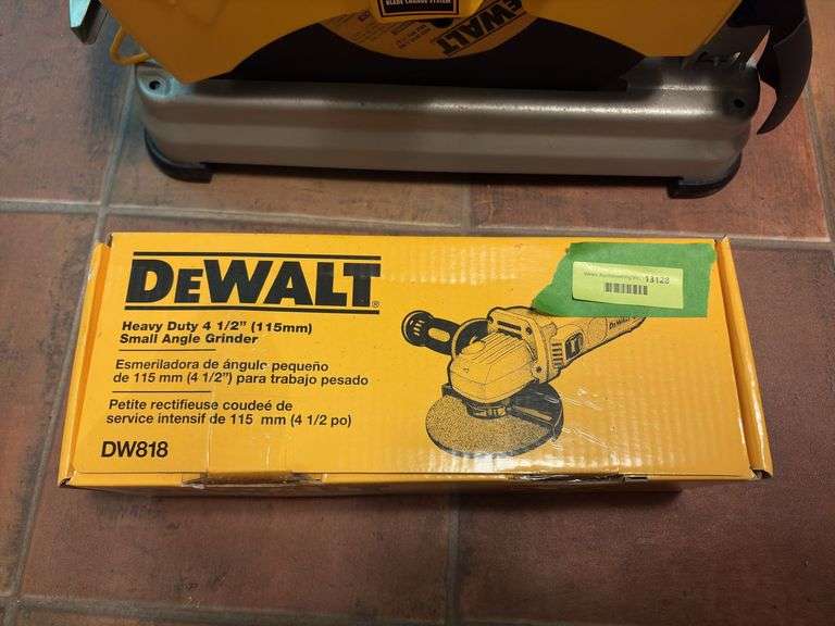 DeWalt HD 4.5” small angle grinder DW818 image