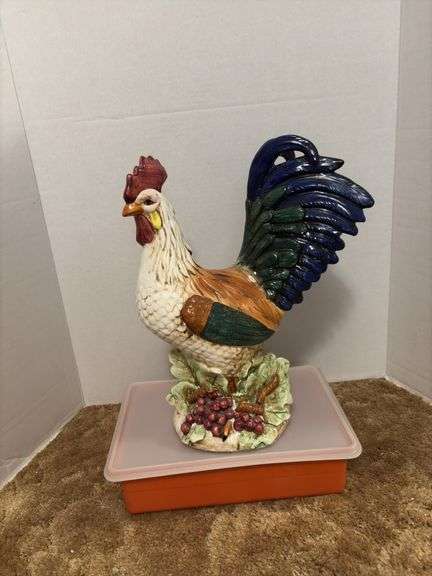 Tupperware craft container and ceramic rooster image