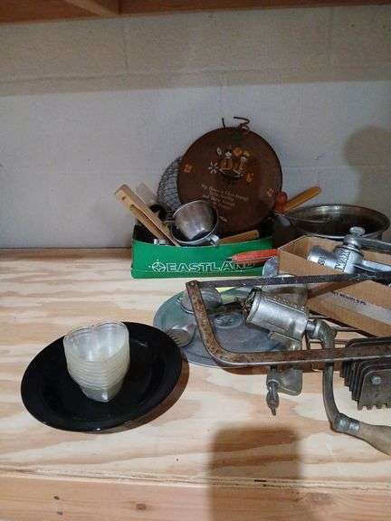 Kitchen tools and gadgets, blue swirl ladle etc...